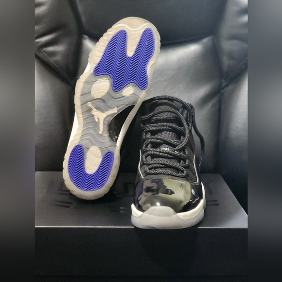 New Jordan Retro 11 Space Jam Size 12 Men - Picture 3 of 10